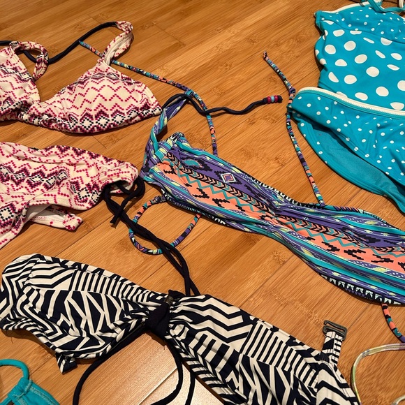 Bikinis - Everything for 25 - Picture 1 of 2